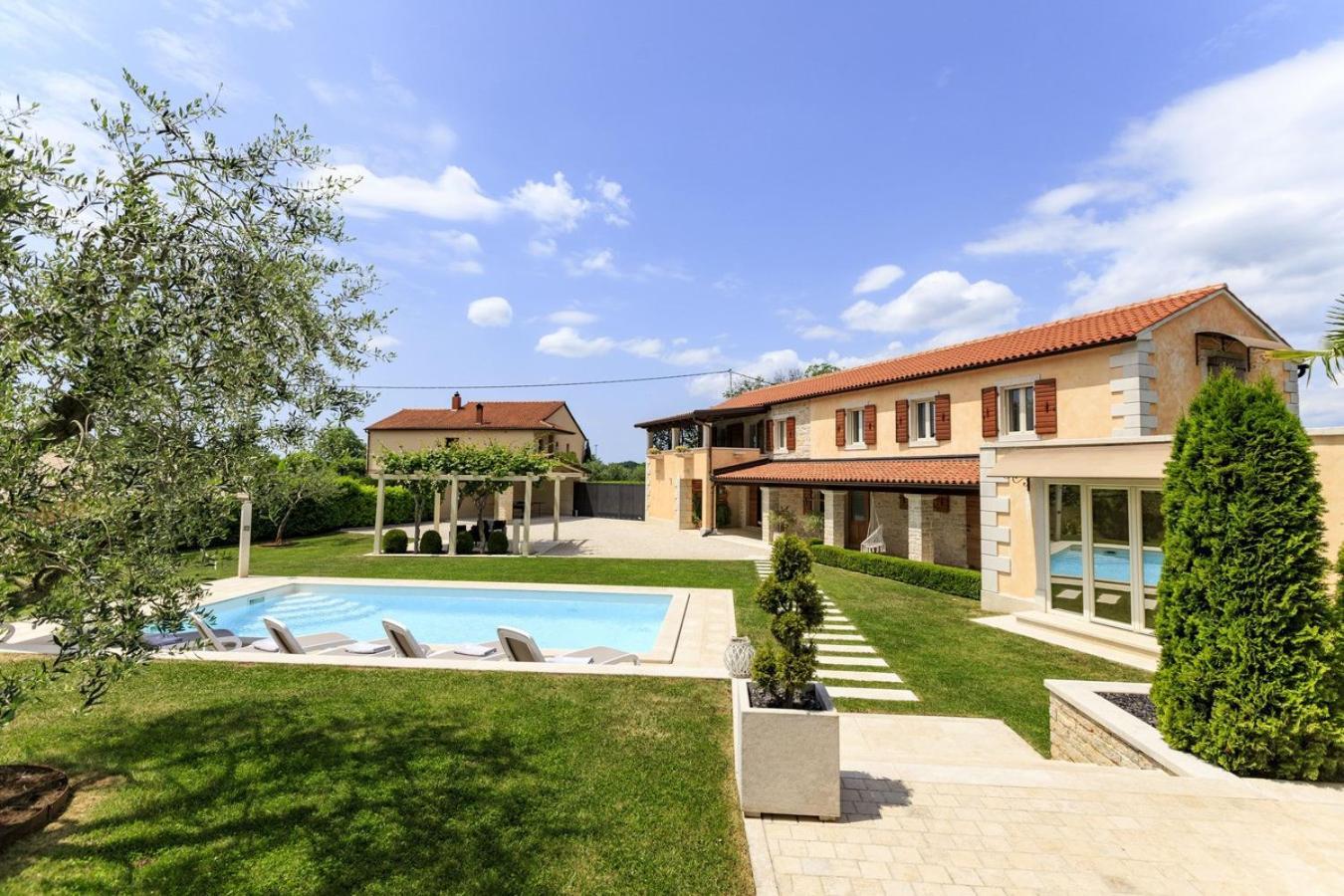 Villa Viscum In Central Istria For 8 Persons With Large Garden - Pet Friendly Pazin Buitenkant foto