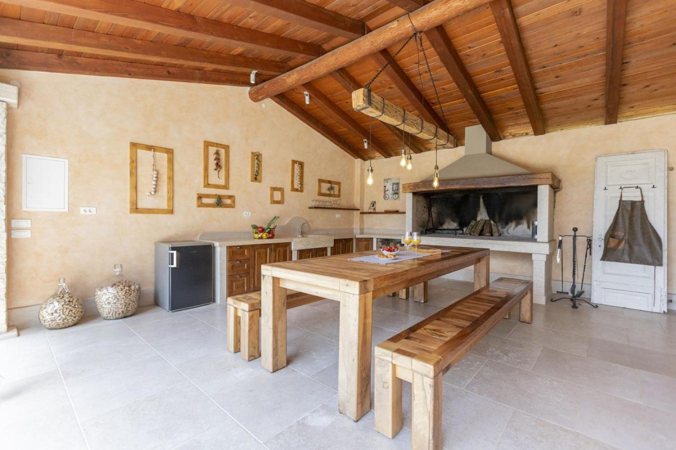 Villa Viscum In Central Istria For 8 Persons With Large Garden - Pet Friendly Pazin Buitenkant foto