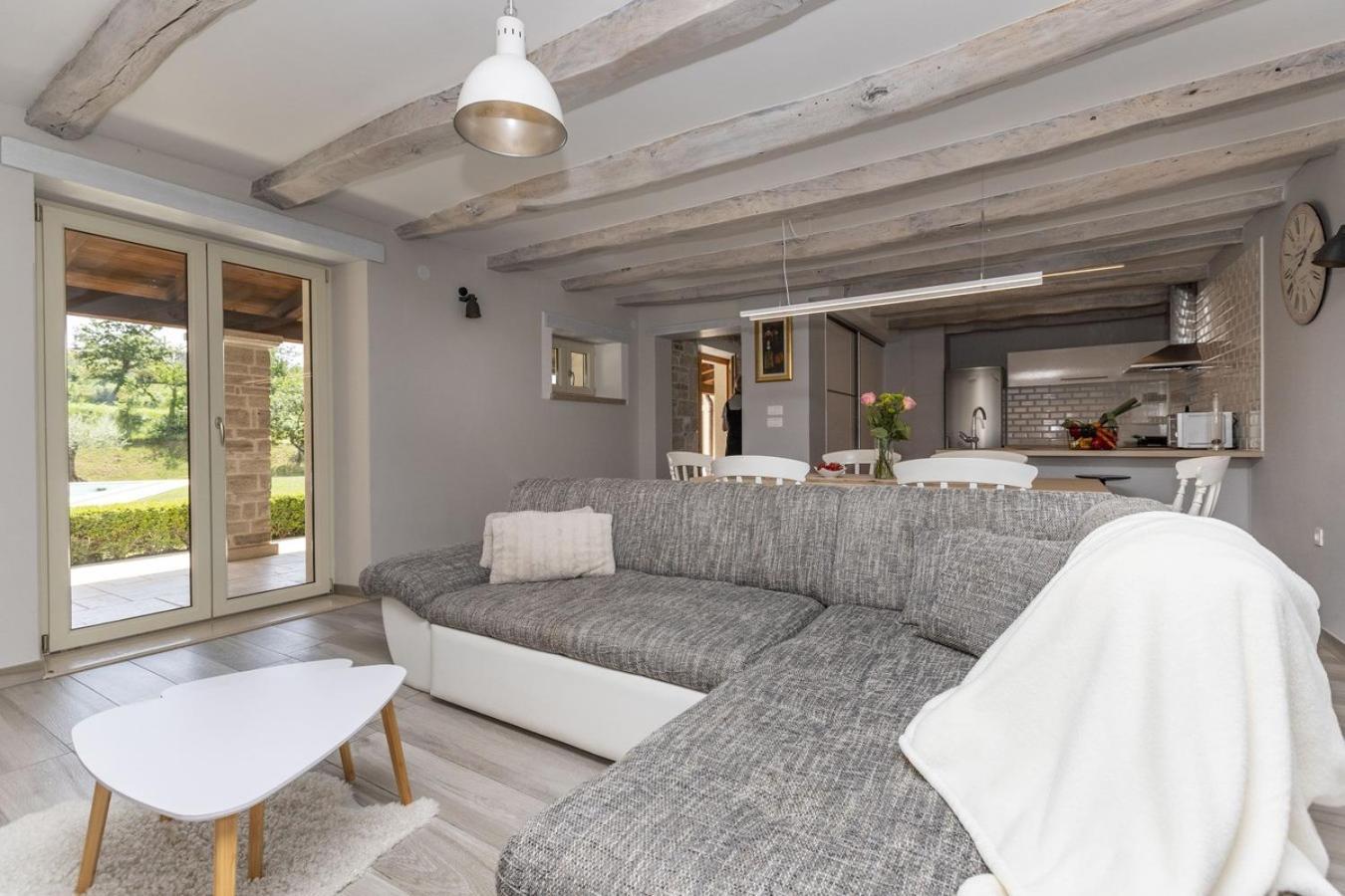 Villa Viscum In Central Istria For 8 Persons With Large Garden - Pet Friendly Pazin Buitenkant foto
